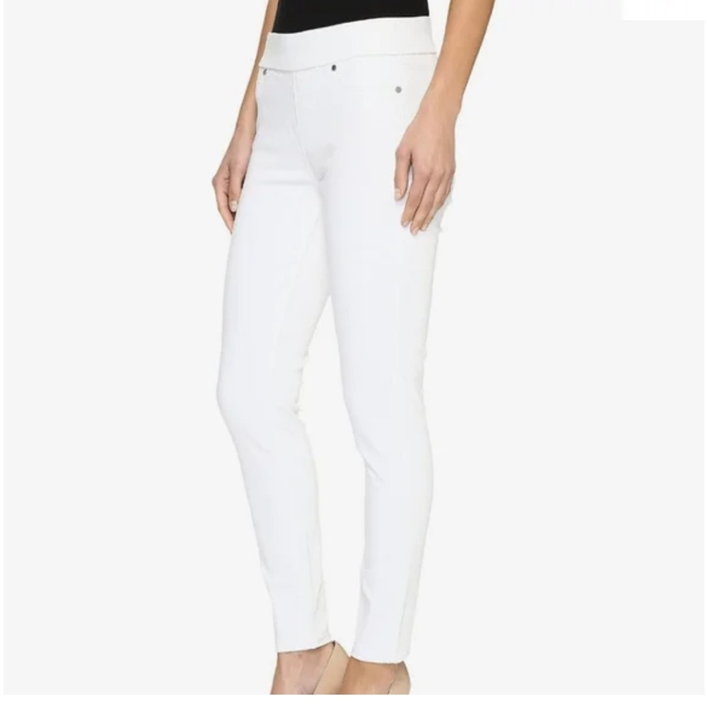 Liverpool Jeans the ankle pull on leggings on white. Never worn. 98 retail